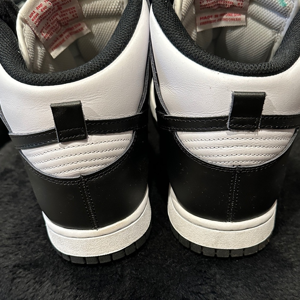 Nike Women's Black and White High-Top Dunk - Picture 4 of 6